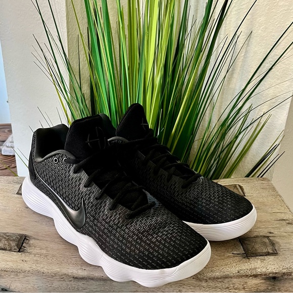 Nike Hyperdunk Low Sneakers - Picture 3 of 9